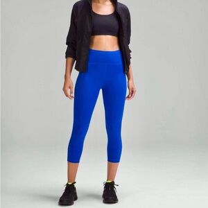 Lululemon Athletica Electric Blue Capris Pocket Sz 4